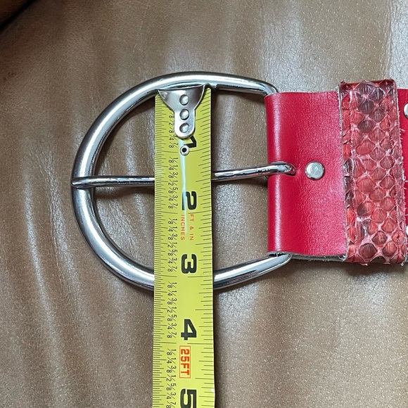 Rare red leather snakeskin vintage wide large statement buckle belt textured - Picture 6 of 8
